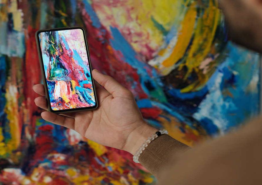 How Has Digital Art Evolved from Canvas to Screen?